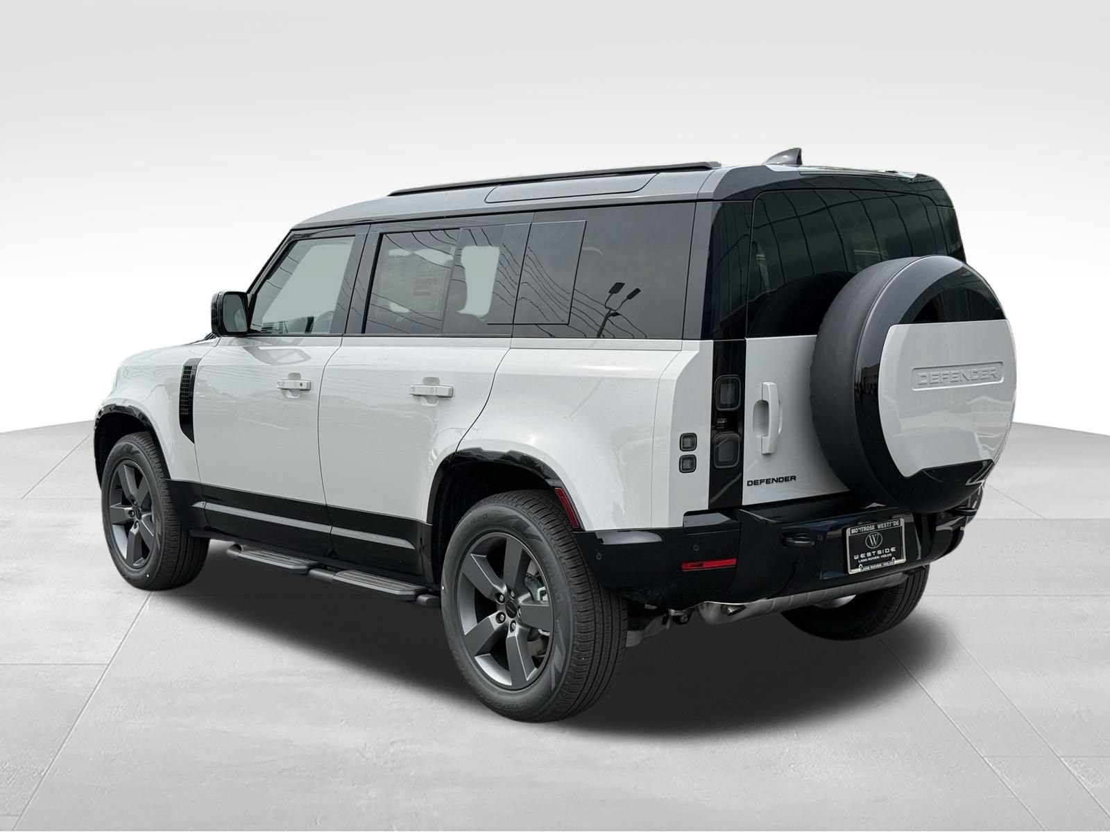 New 2026 Land Rover Defender 110 X-Dynamic SE AWD/4WD image 3