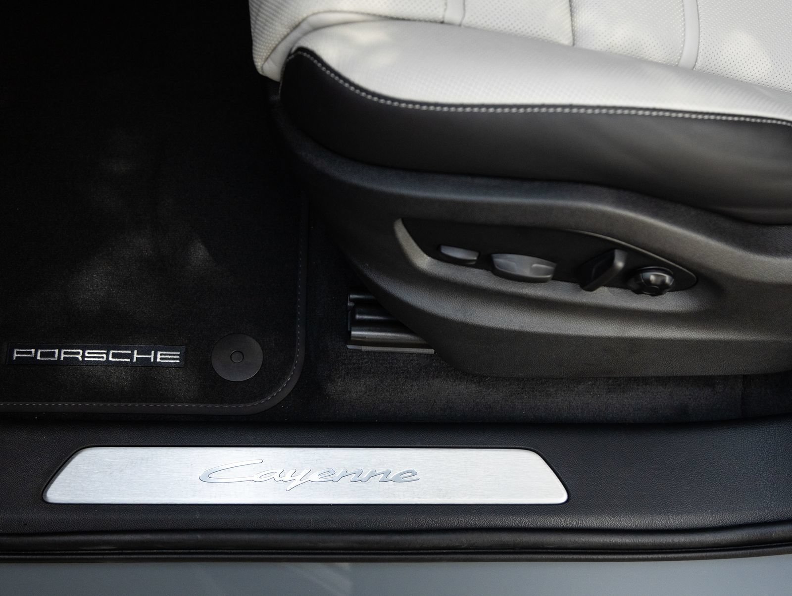 New 2026 Porsche Cayenne AWD/4WD image 22