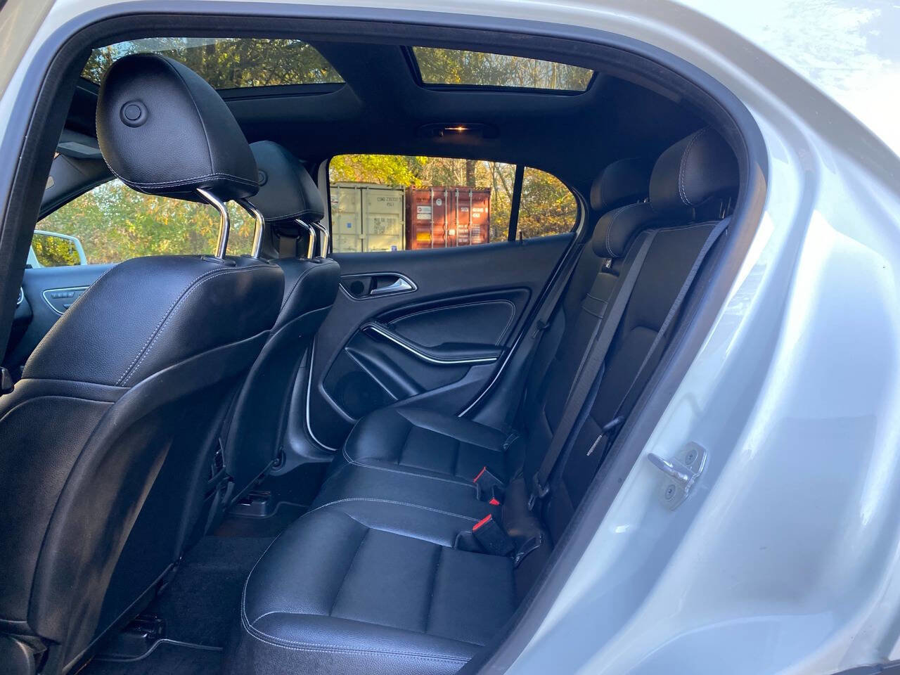 Used 2017 Mercedes-Benz GLA 250 4MATIC image 38