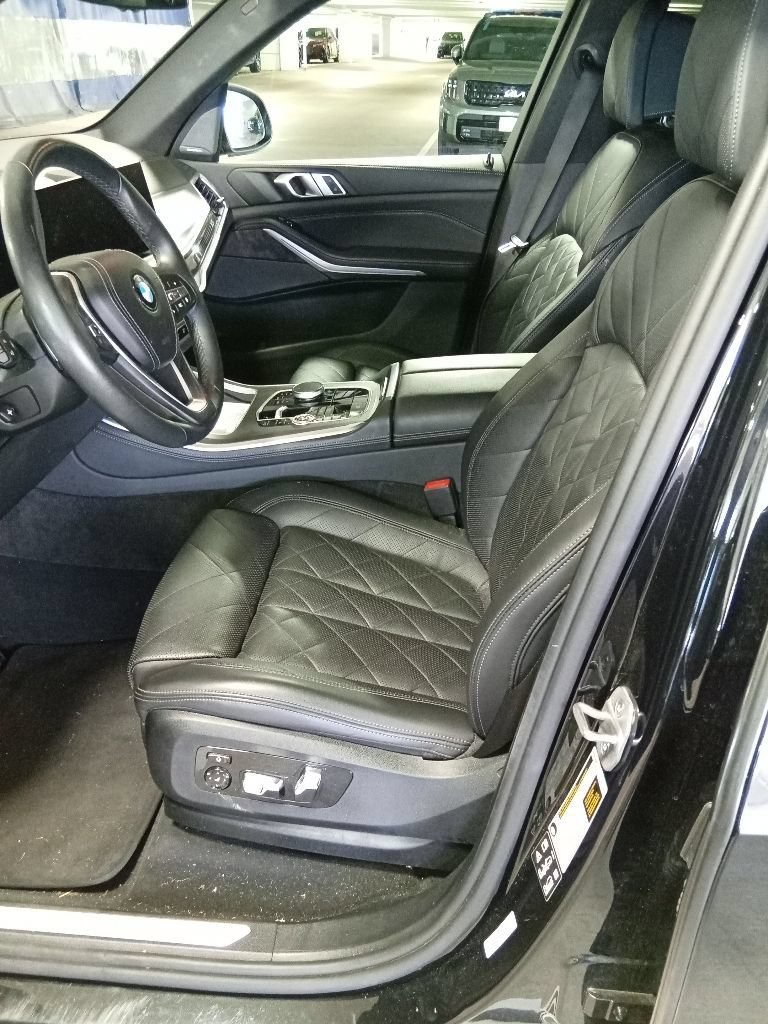 Used 2024 BMW X5 xDrive40i w/ Premium Package AWD/4WD image 9