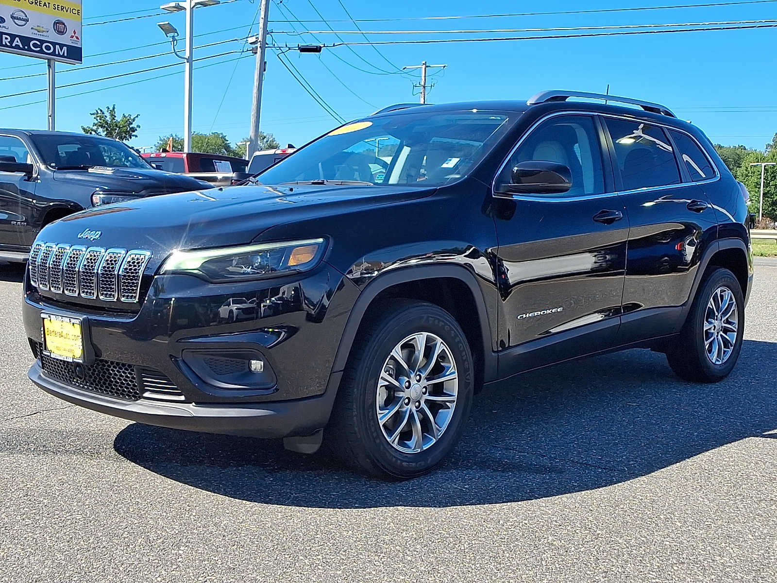 Used 2021 Jeep Cherokee Latitude Plus AWD/4WD image 3