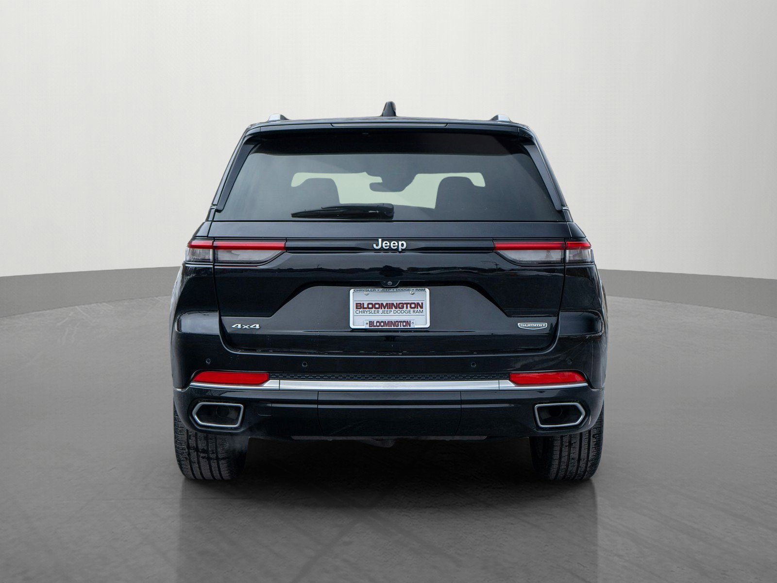 Used 2023 Jeep Grand Cherokee Summit image 6