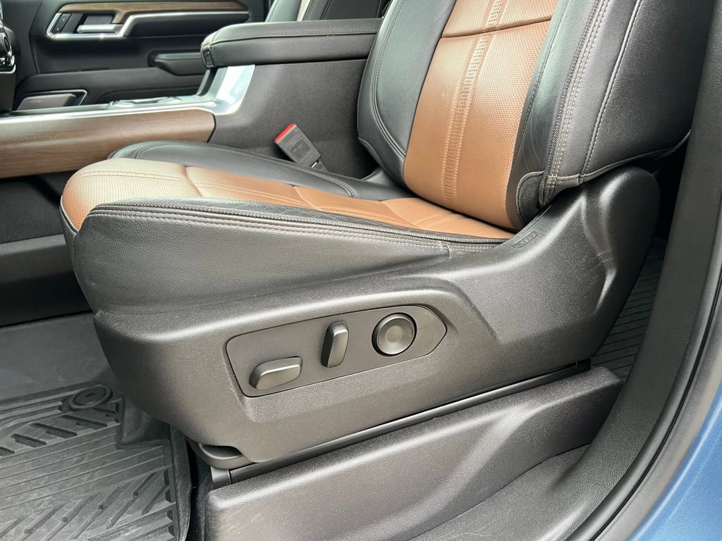 Used 2024 Chevrolet Silverado 3500 High Country w/ High Country Premium Package image 15