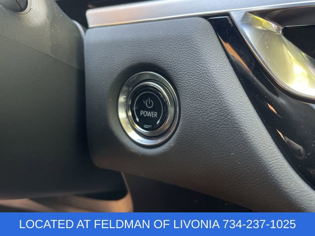 Used 2025 Cadillac Lyriq Luxury image 17
