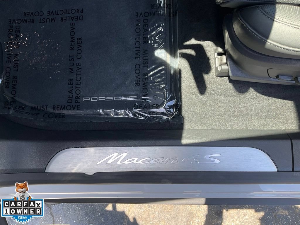 Used 2025 Porsche Macan 4S Electric AWD/4WD image 15