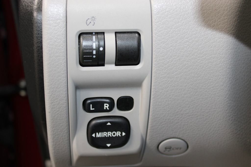 Used 2013 Subaru Forester 2.5X Premium w/ All-Weather Plus Pkg image 28