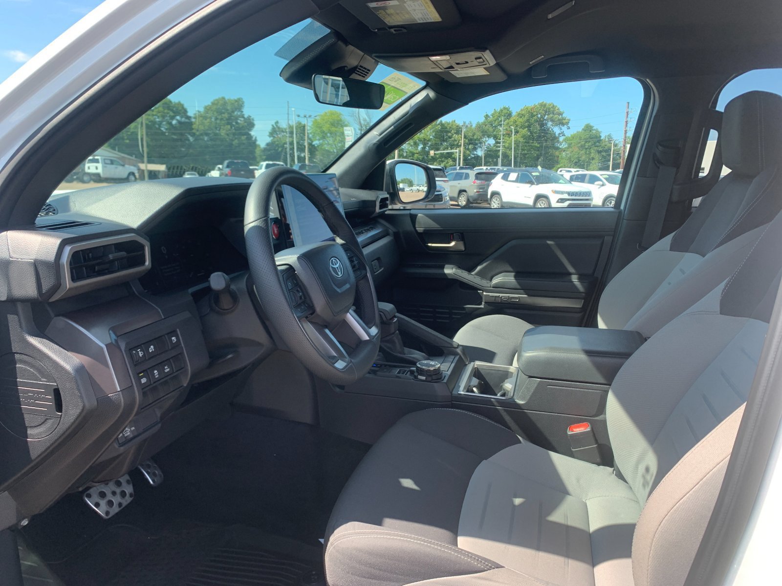 Used 2025 Toyota Tacoma TRD Sport AWD/4WD image 12
