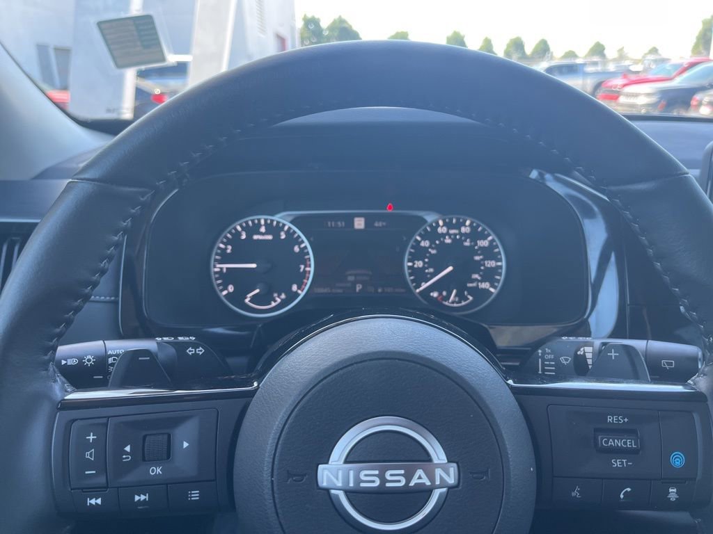 Used 2024 Nissan Pathfinder SL image 11