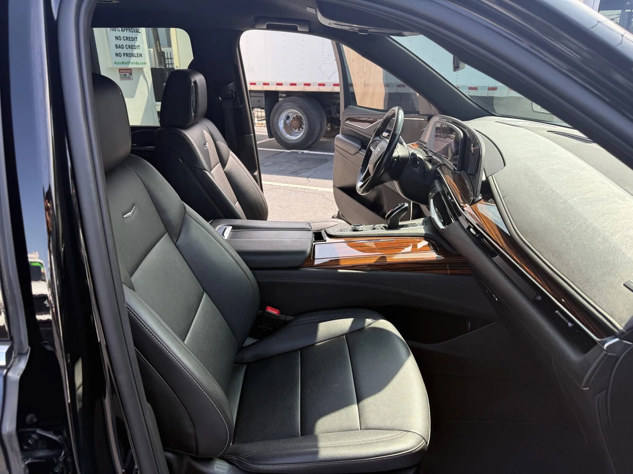 Used 2022 Cadillac Escalade ESV Luxury image 17