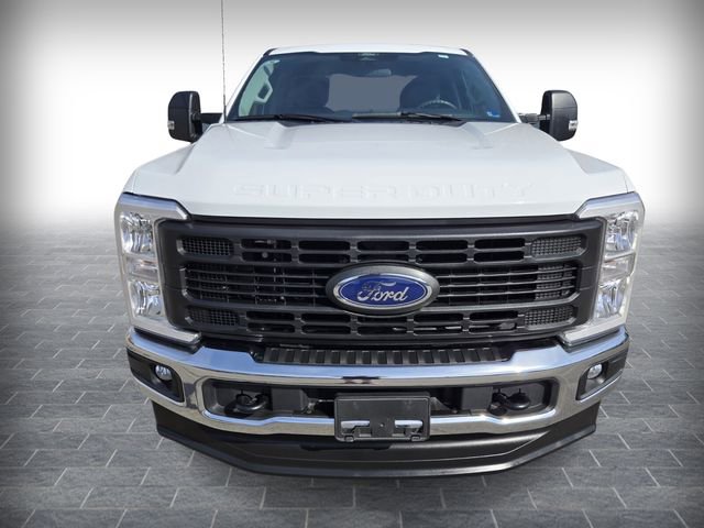 Used 2024 Ford F250 XL w/ XL Chrome Package image 2