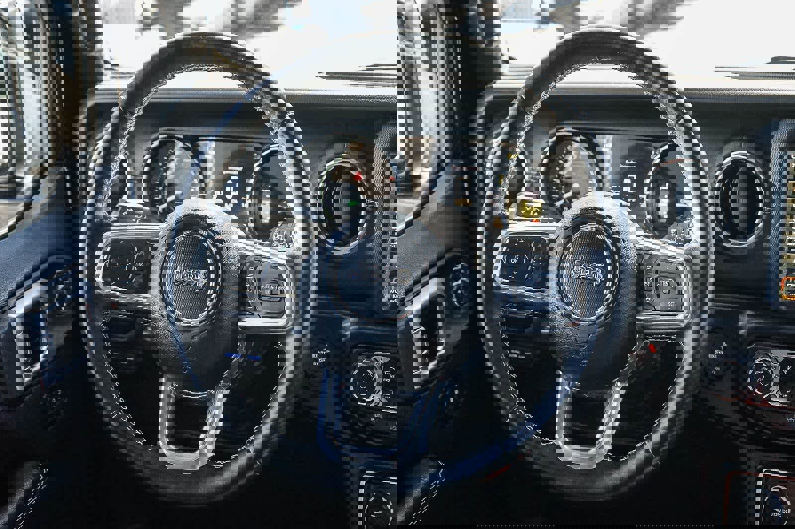 Used 2022 Jeep Wrangler Unlimited Sahara w/ Cold Weather Group image 13