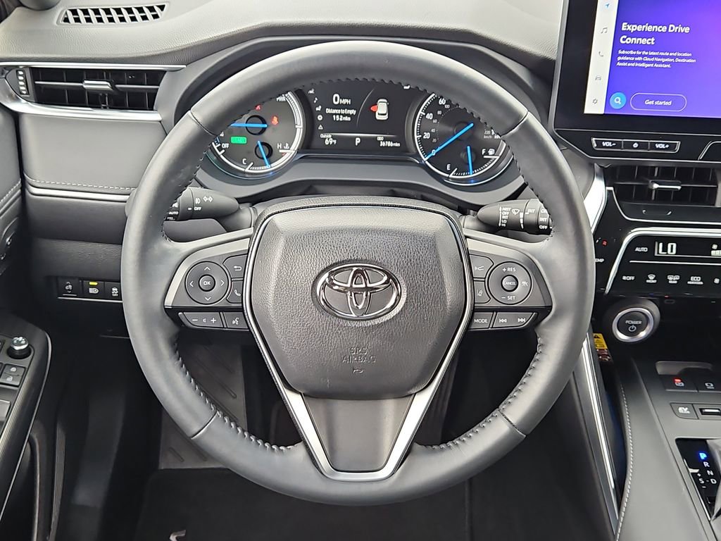Used 2023 Toyota Venza XLE image 27