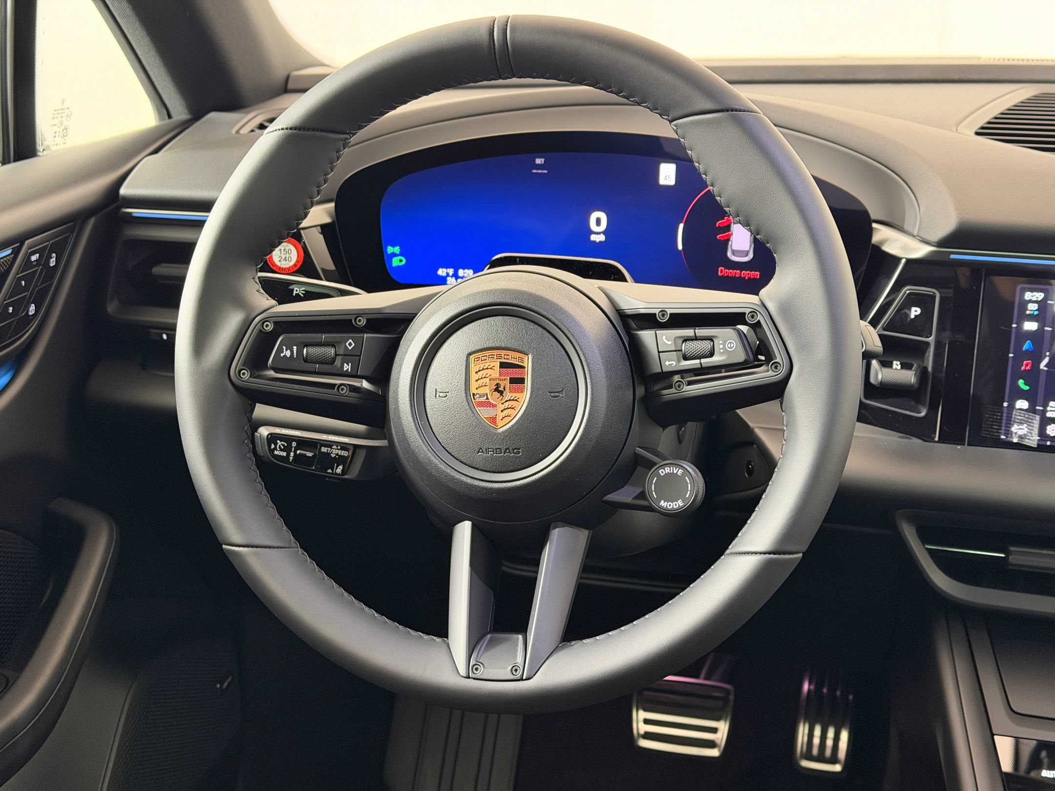 Used 2026 Porsche Macan 4S Electric AWD/4WD image 21