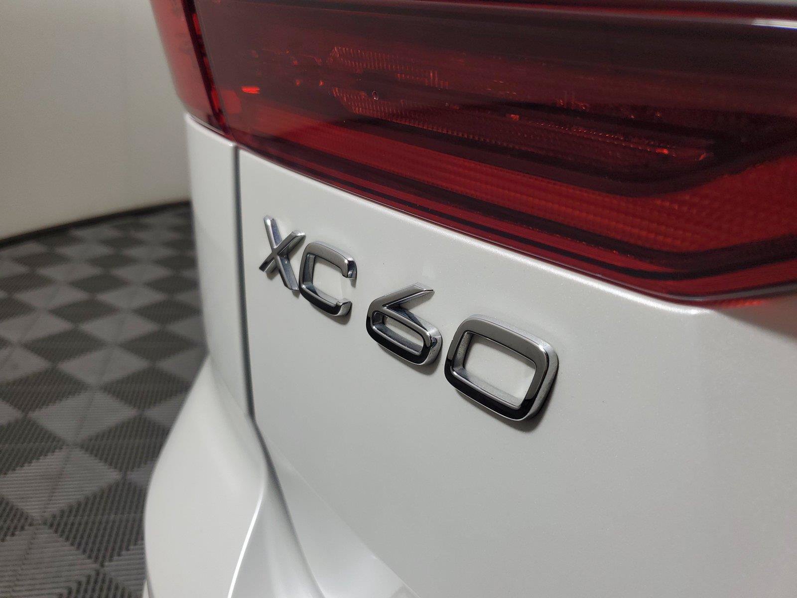 Used 2026 Volvo XC60 B5 Plus AWD/4WD image 8