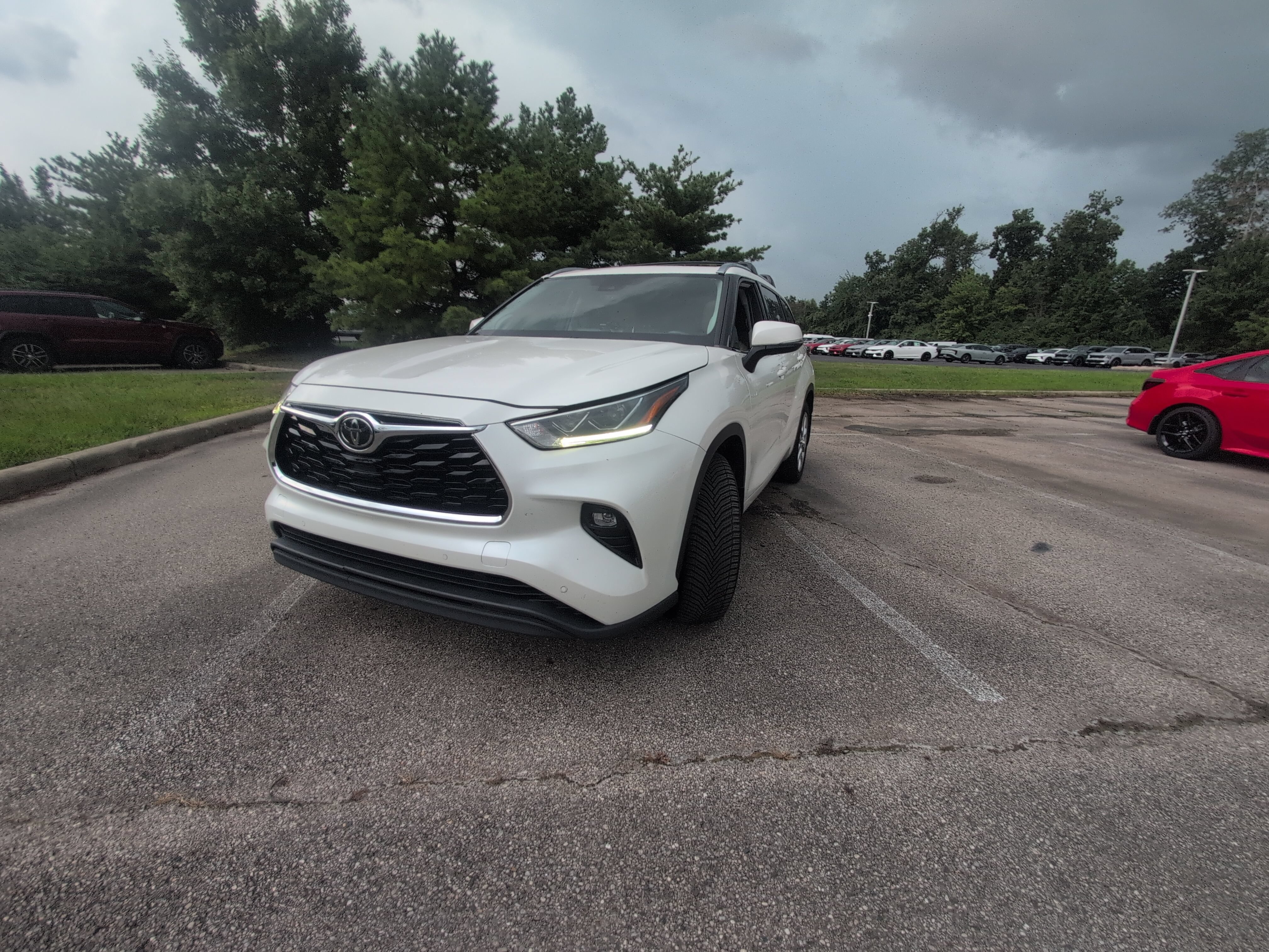 Used 2020 Toyota Highlander Limited AWD/4WD image 17
