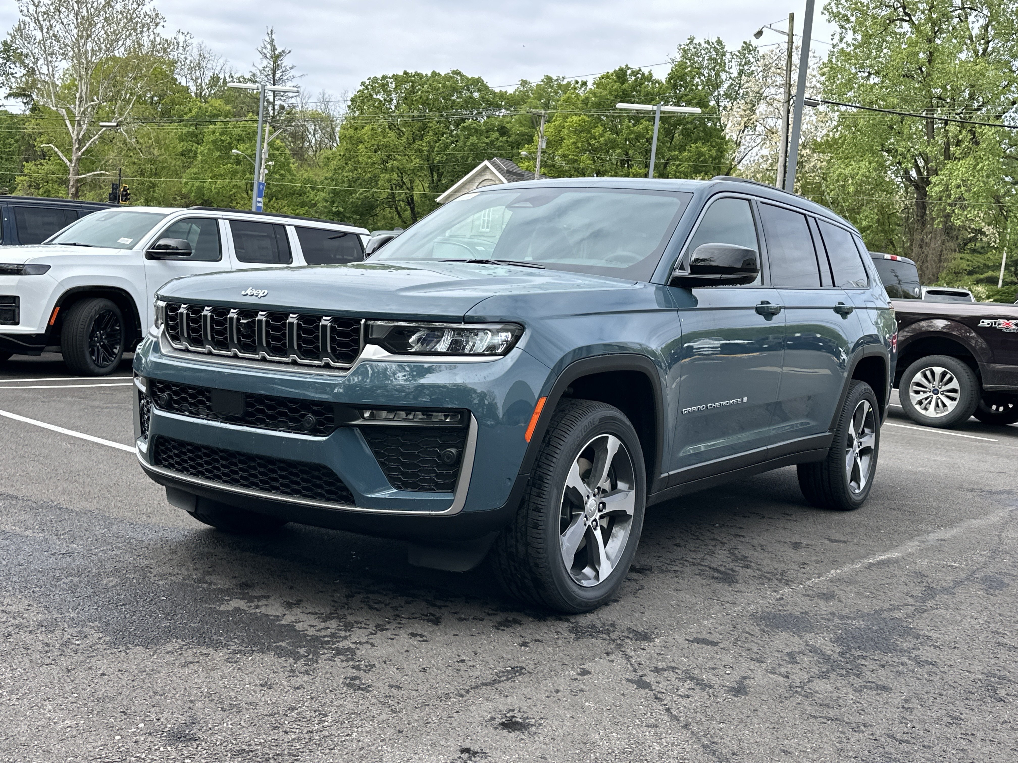 New 2026 Jeep Grand Cherokee L Limited w/ Luxury Tech Group II AWD/4WD image 22