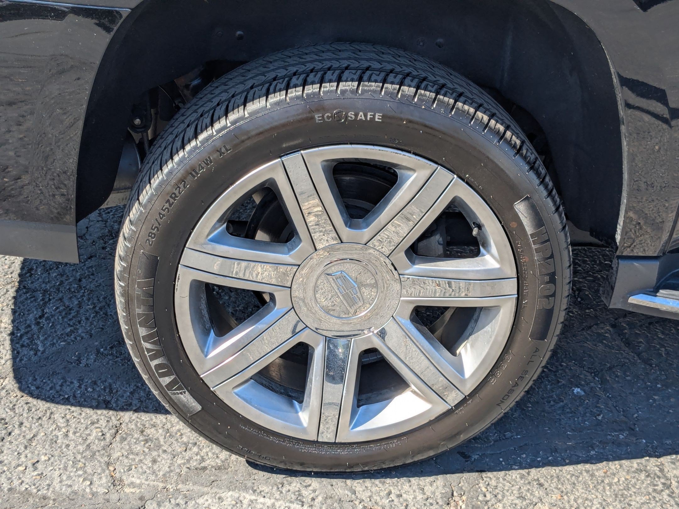 Used 2020 Cadillac Escalade ESV Luxury AWD/4WD image 13