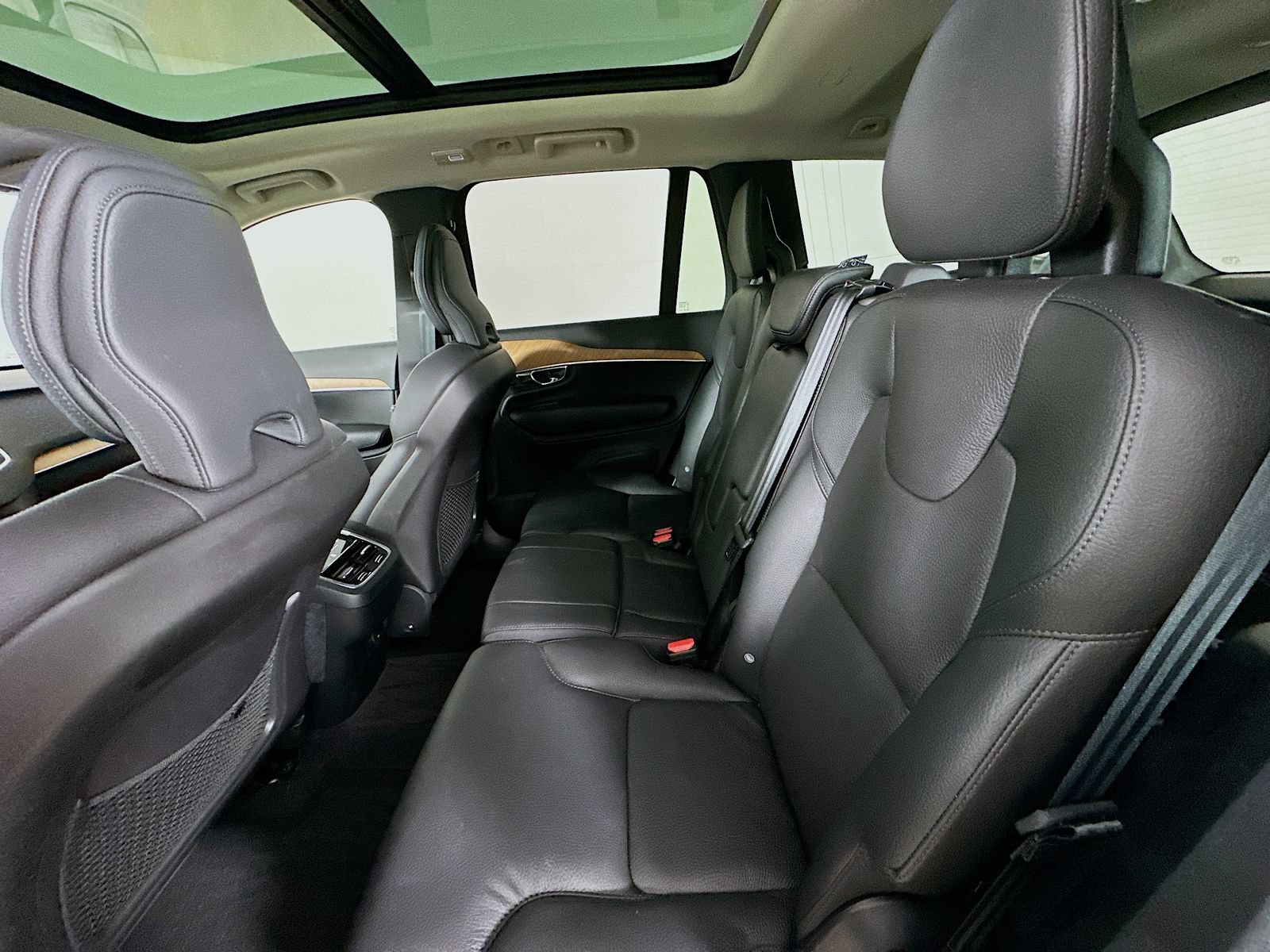 Used 2025 Volvo XC90 B6 Plus w/ Protection Package Premier AWD/4WD image 35