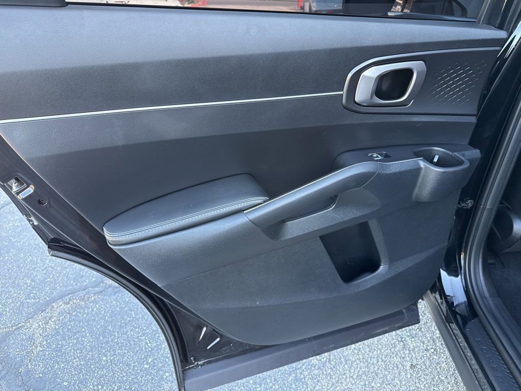 Used 2025 Kia Sorento EX w/ Panoramic Sunroof Package FWD image 28