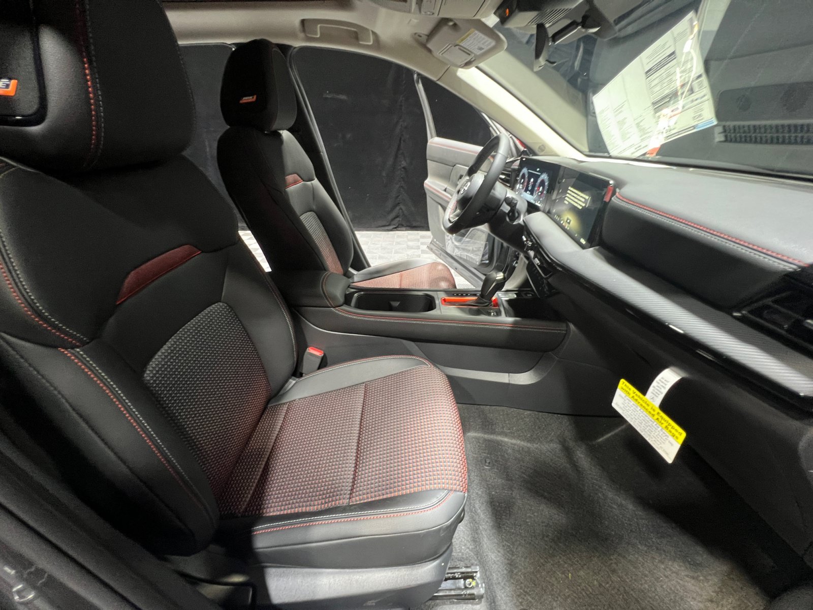 New 2026 Nissan Kicks SR w/ SR Premium Package AWD/4WD image 19