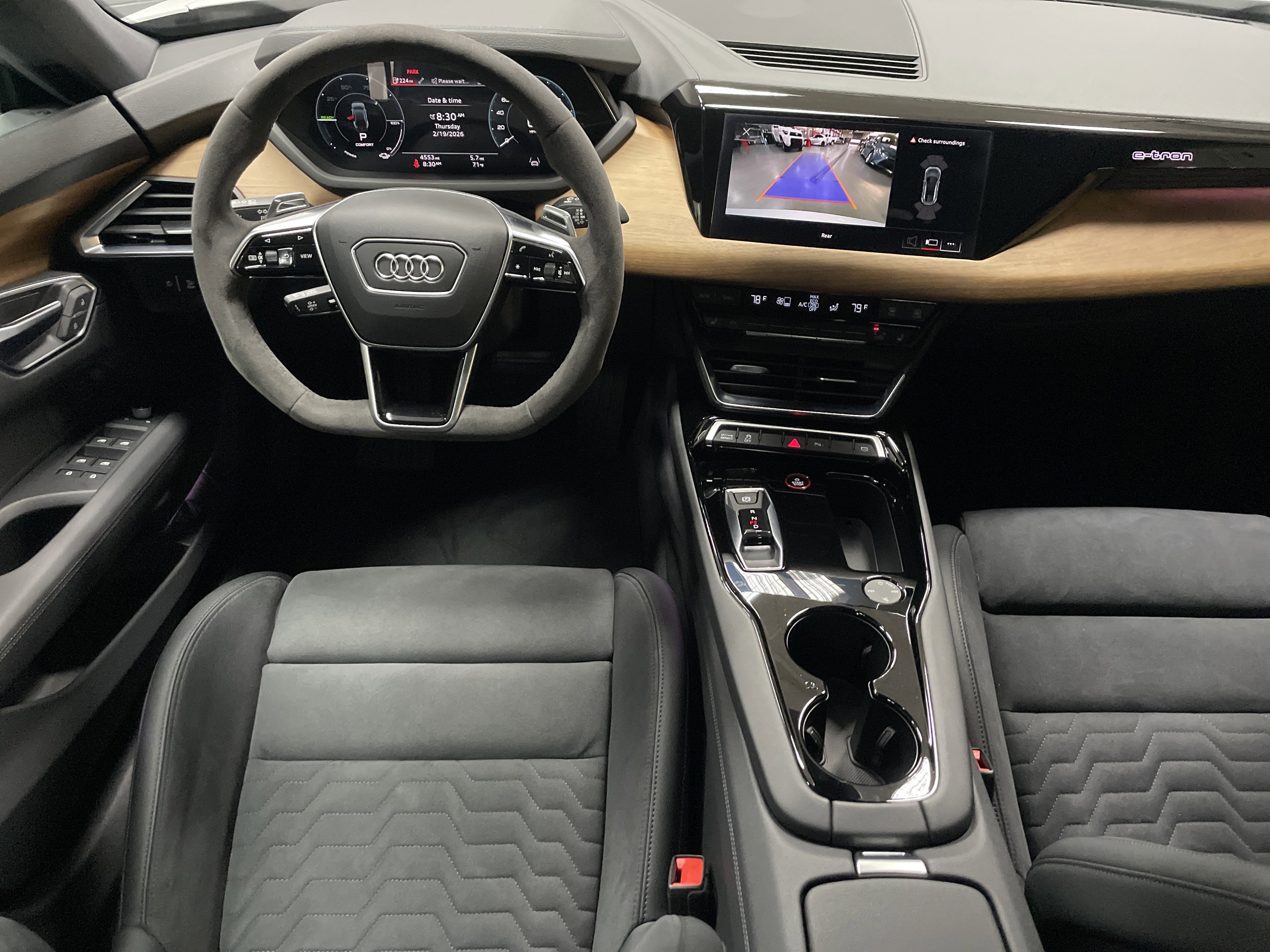 Used 2023 Audi e-tron GT Premium Plus image 32