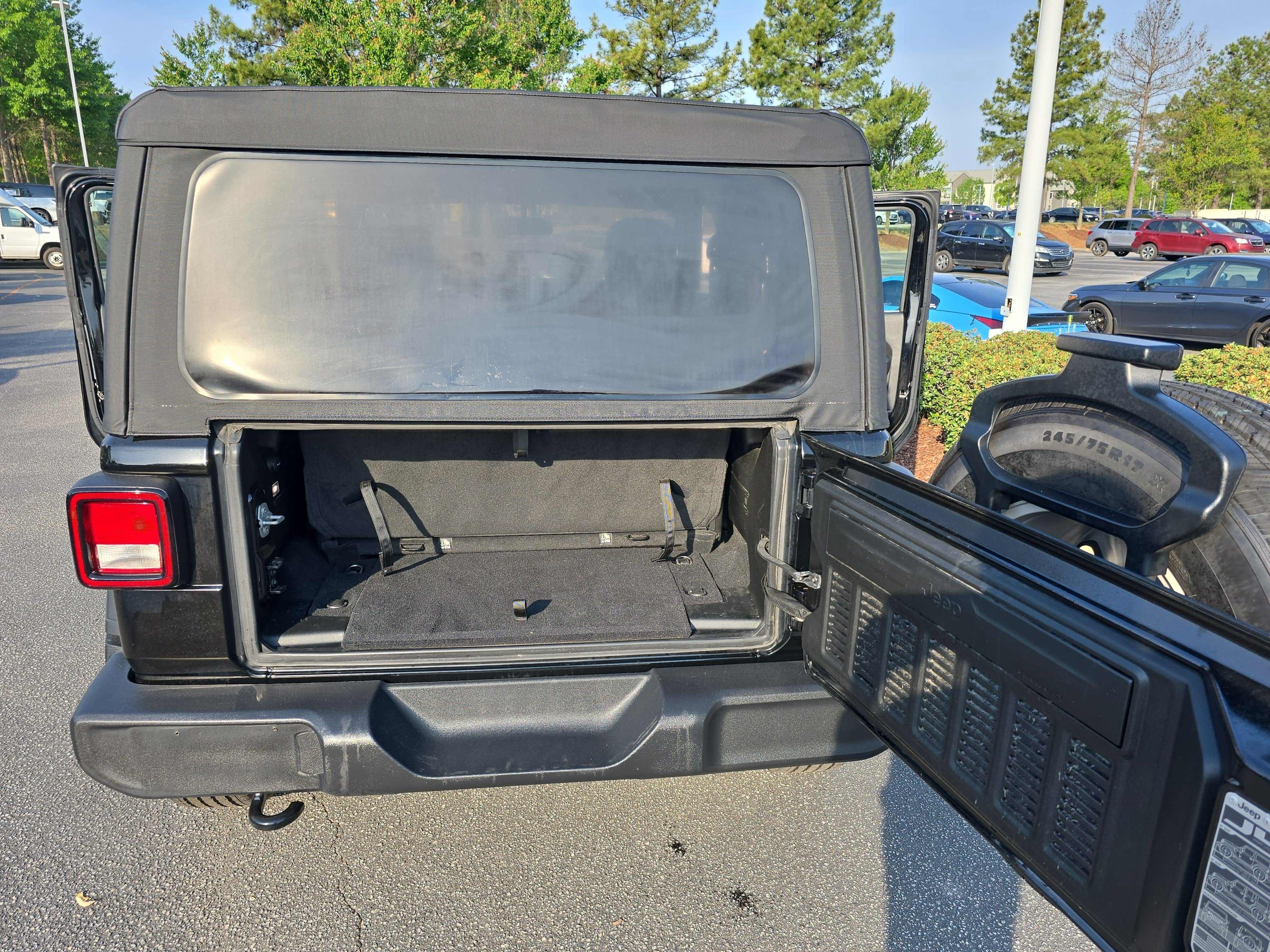 Used 2020 Jeep Wrangler Sport AWD/4WD image 12