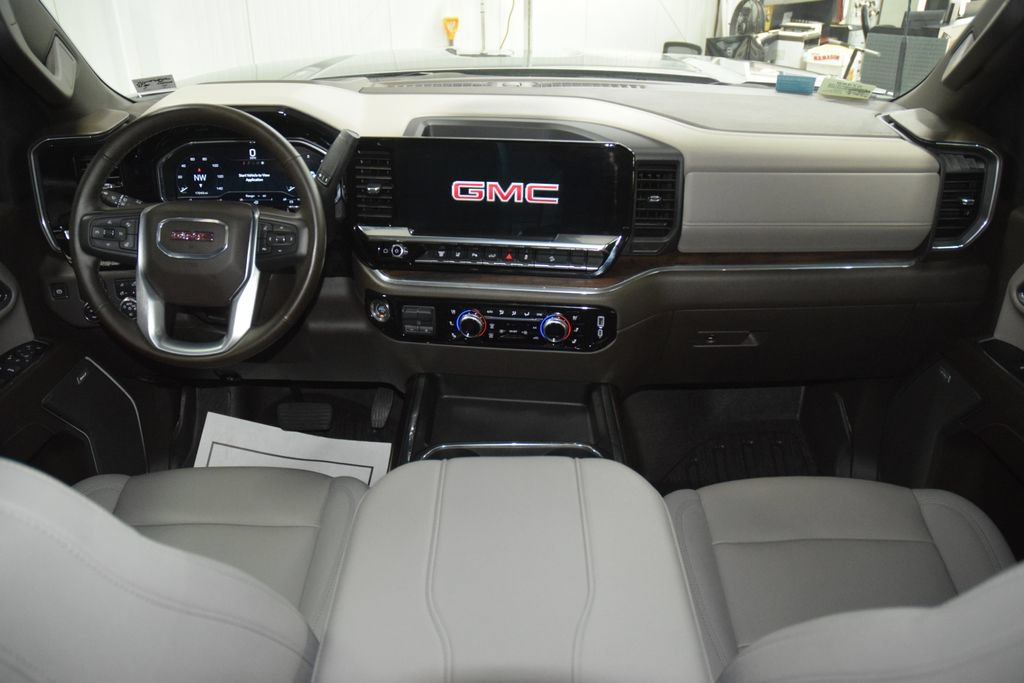 Used 2025 GMC Sierra 2500 SLT w/ SLT Premium Package AWD/4WD image 31