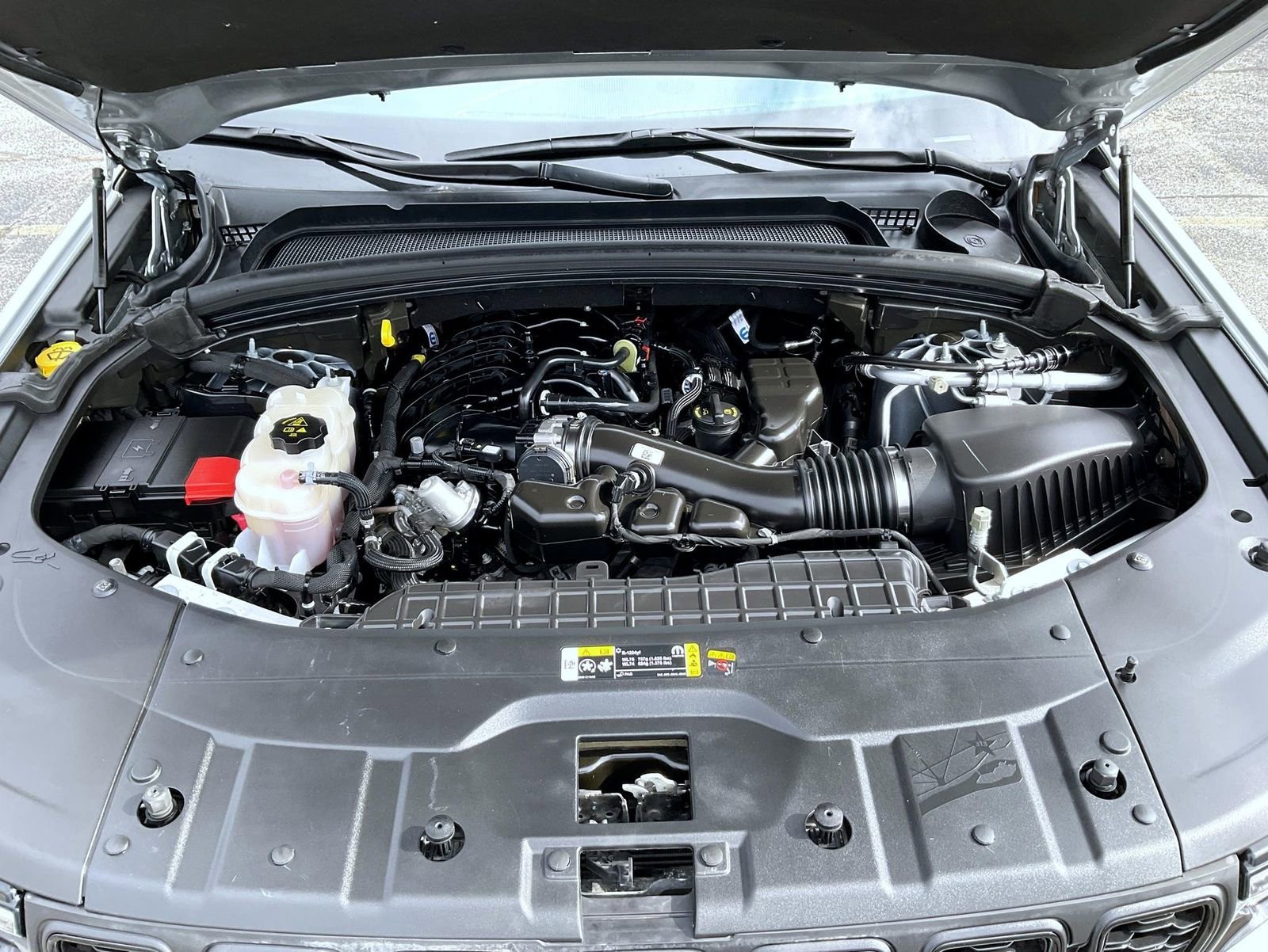 Used 2024 Jeep Grand Cherokee Altitude image 24