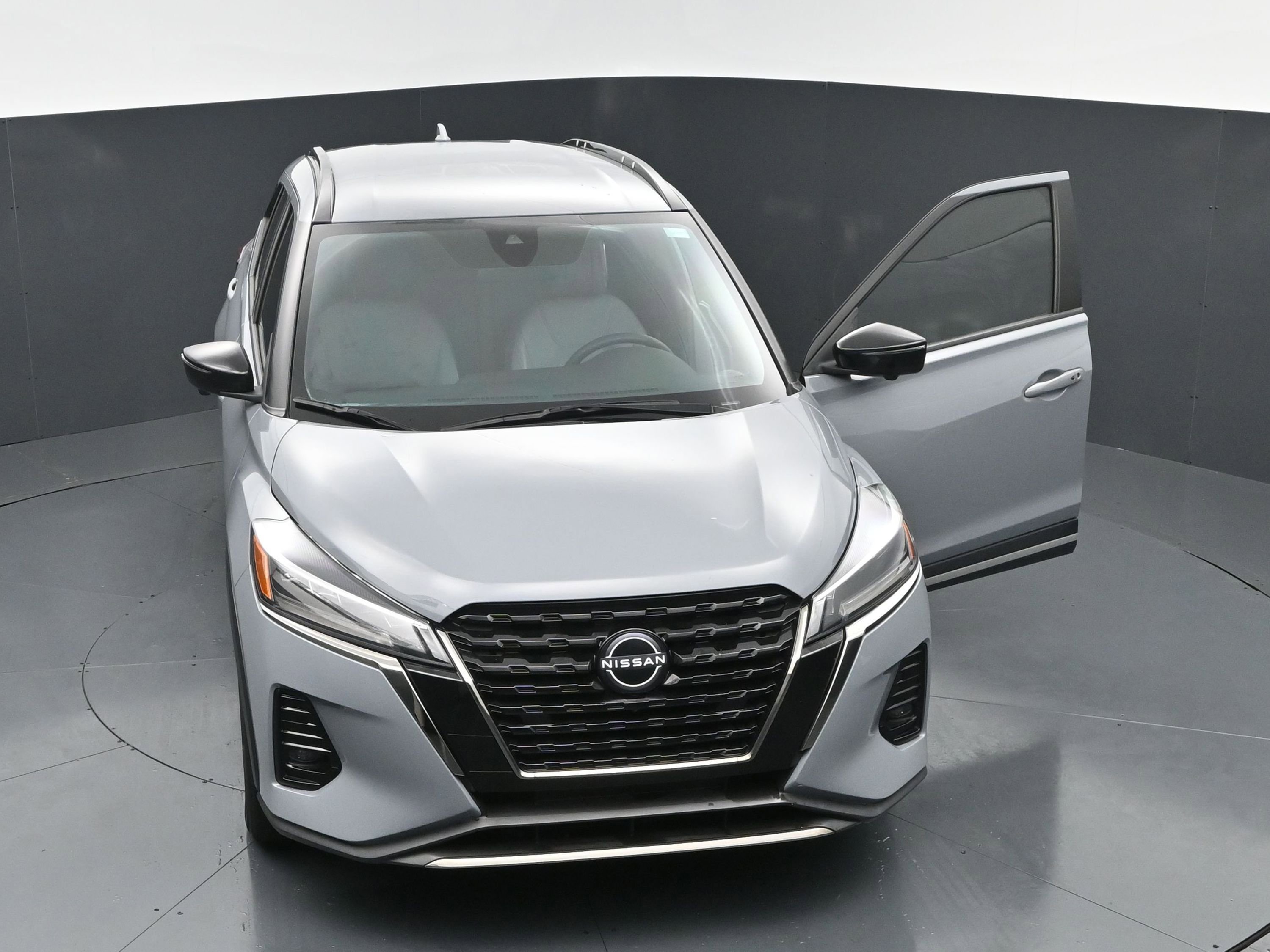 Used 2023 Nissan Kicks SR w/ SR Premium Package image 34