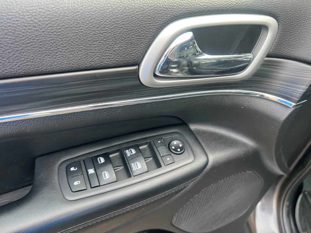 Used 2019 Jeep Grand Cherokee Limited w/ Luxury Group II image 11