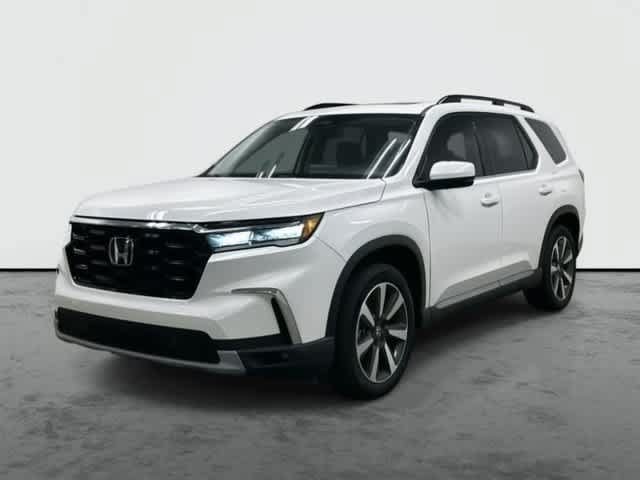 Certified 2025 Honda Pilot Touring image 1