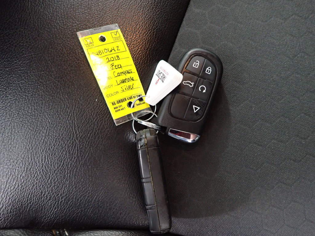Used 2018 Jeep Compass Latitude w/ Cold Weather Group AWD/4WD image 39