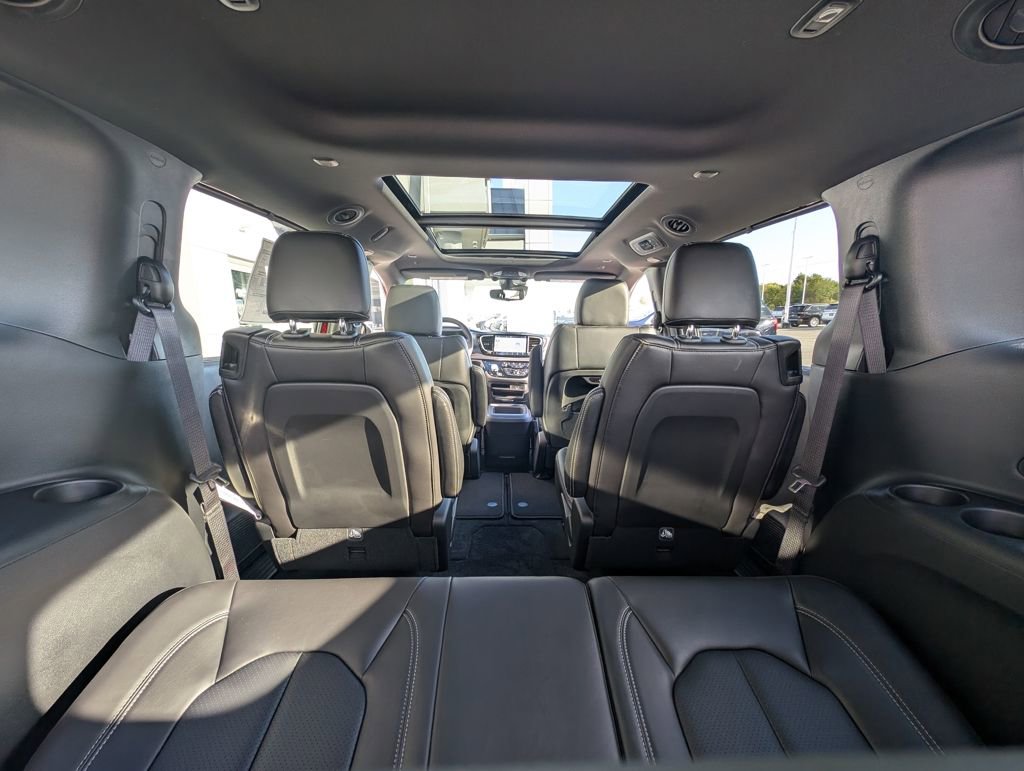 New 2026 Chrysler Pacifica Select image 17