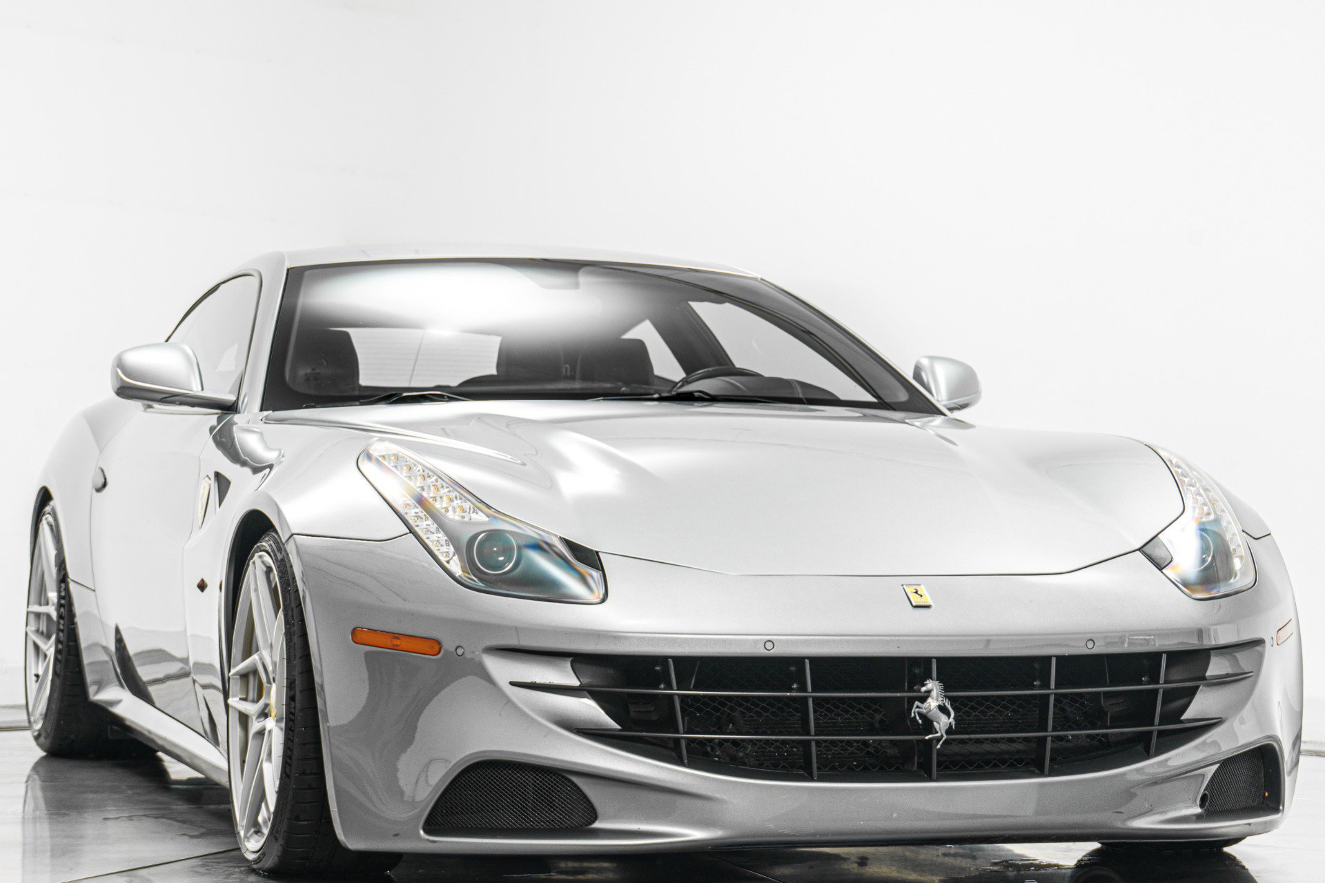 Used 2015 Ferrari FF image 3