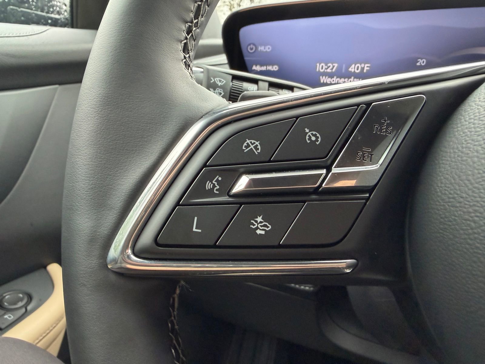 Used 2025 Buick Enclave Preferred w/ Power Package image 14