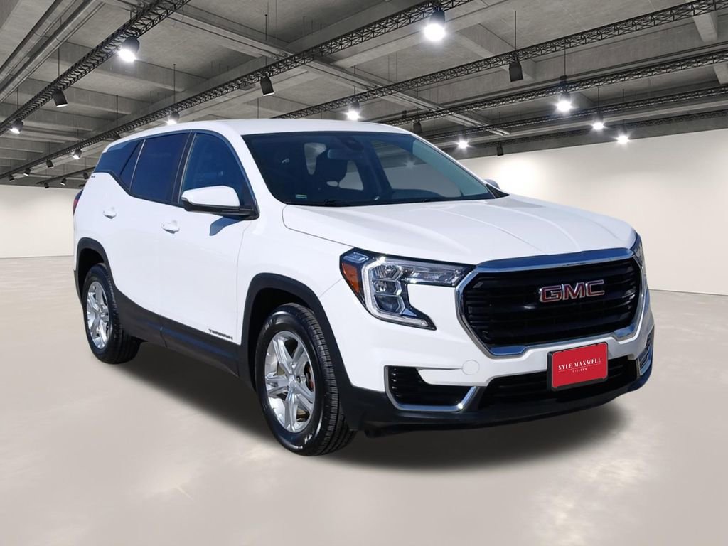 Used 2022 GMC Terrain SLE FWD image 2
