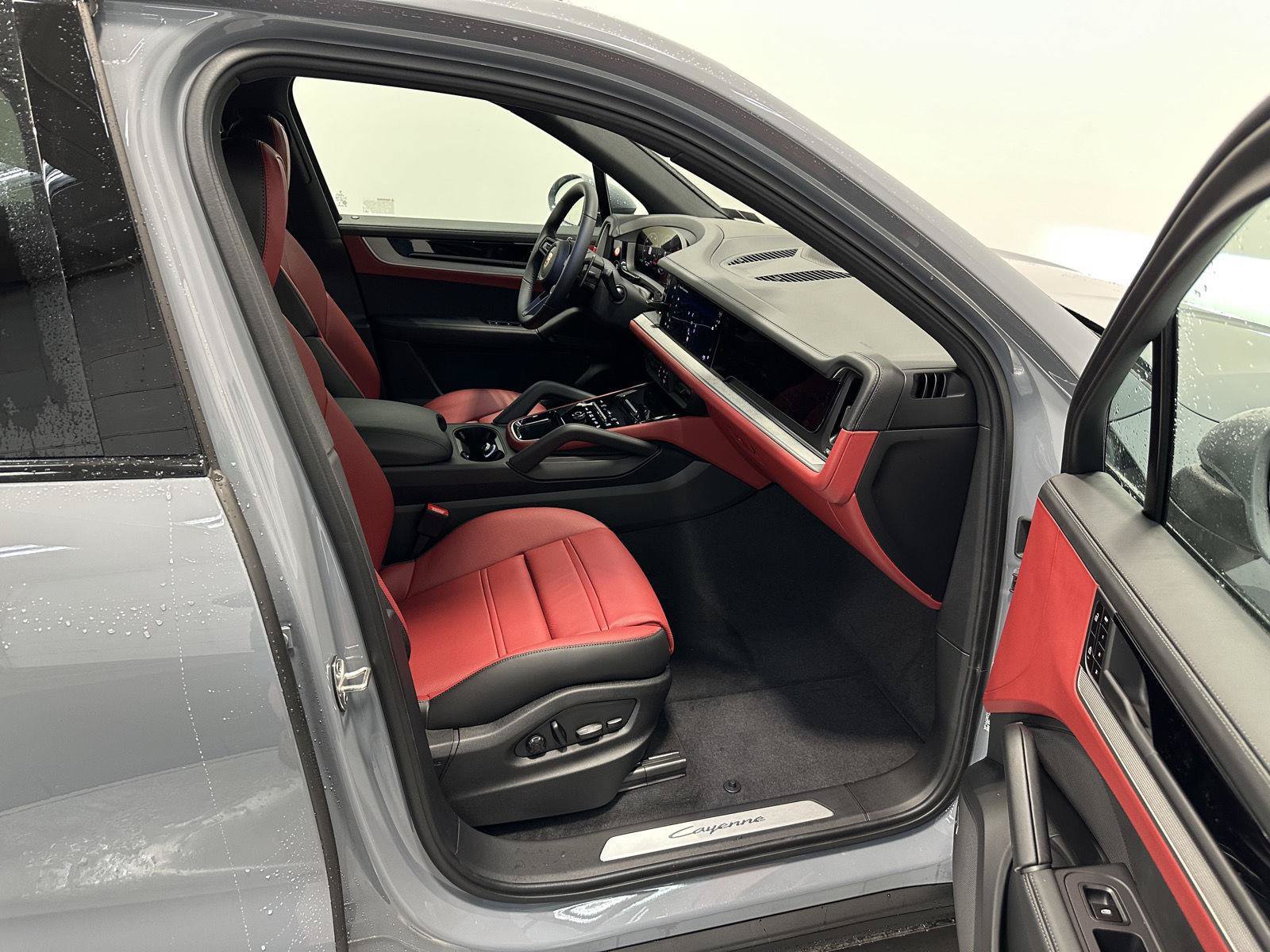 New 2026 Porsche Cayenne Coupe AWD/4WD image 42