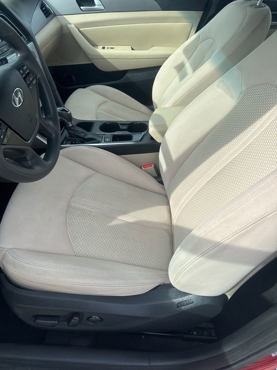 Used 2015 Hyundai Sonata SE w/ Option Group 09 FWD image 16