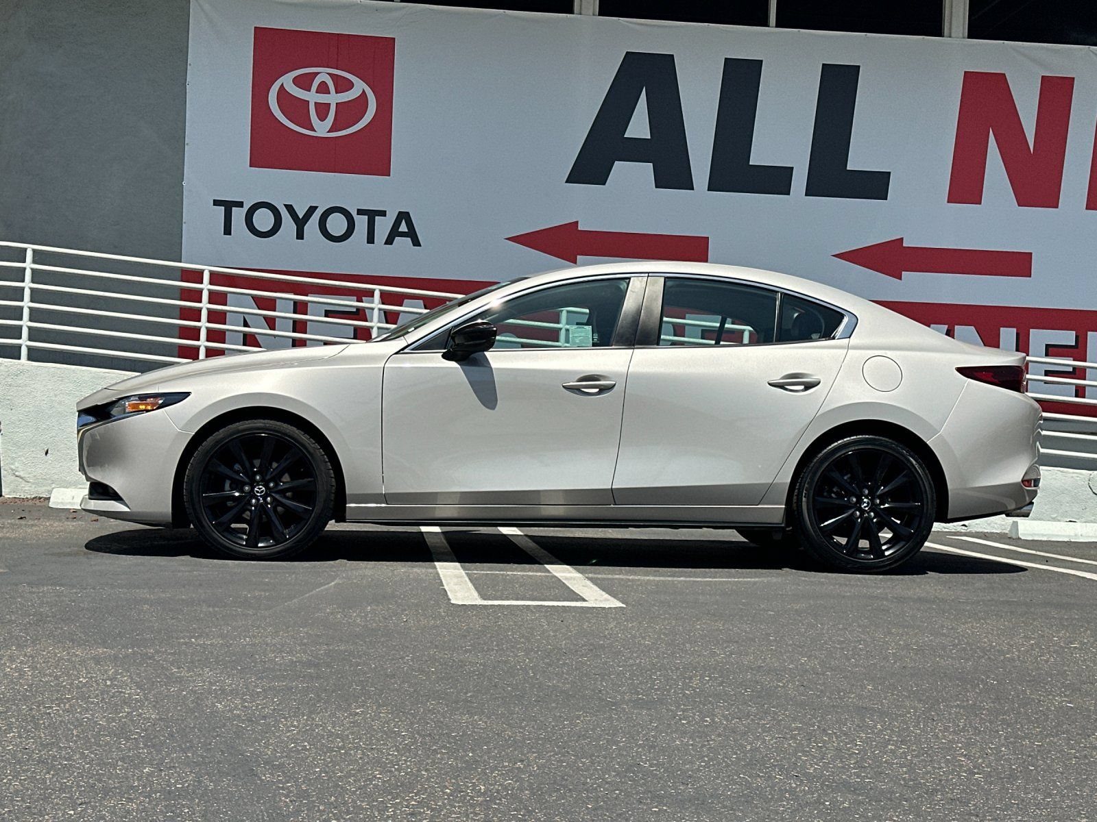 Used 2024 MAZDA MAZDA3 s FWD image 2