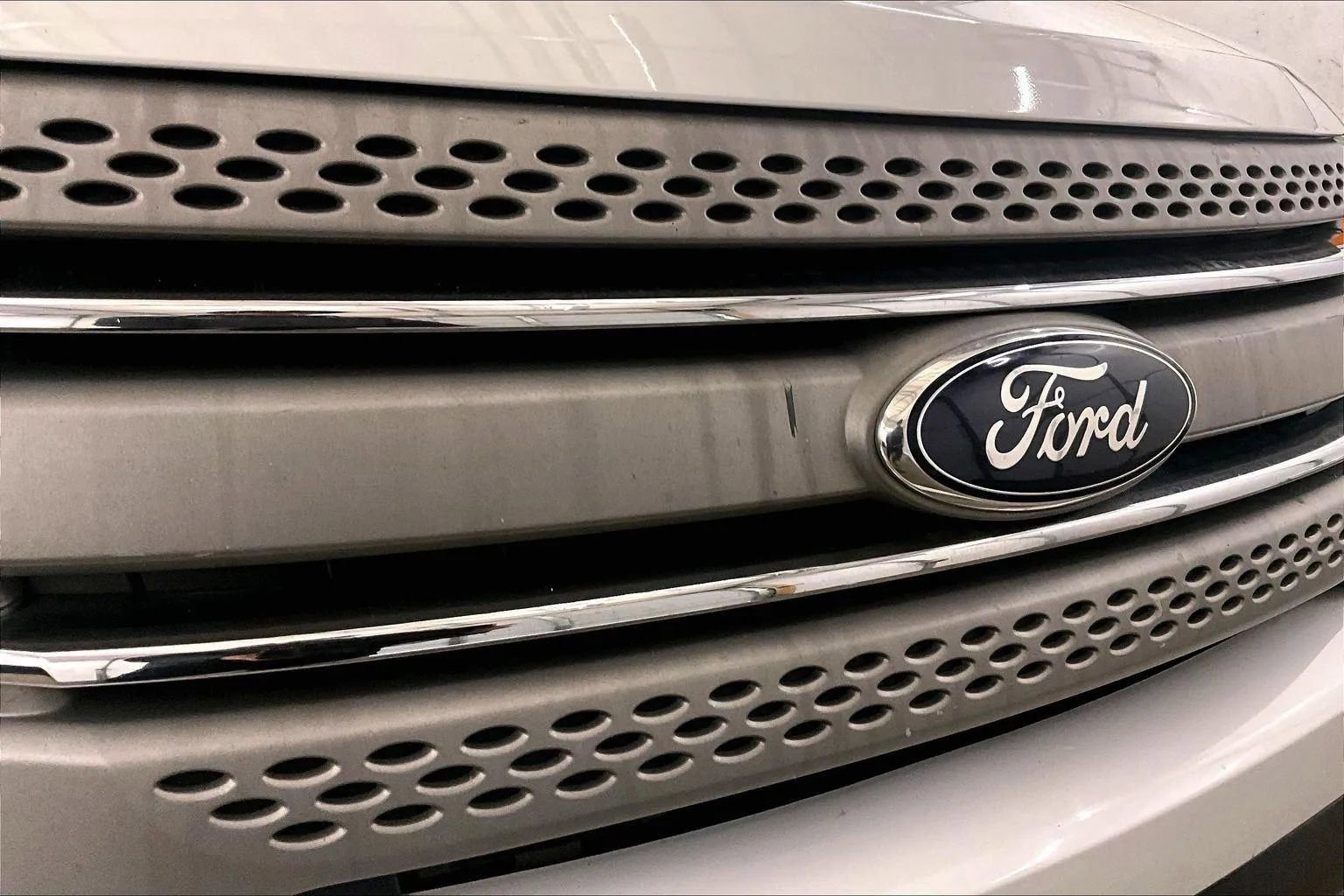 Used 2013 Ford Explorer 4WD w/ Class III Trailer Tow Pkg image 30