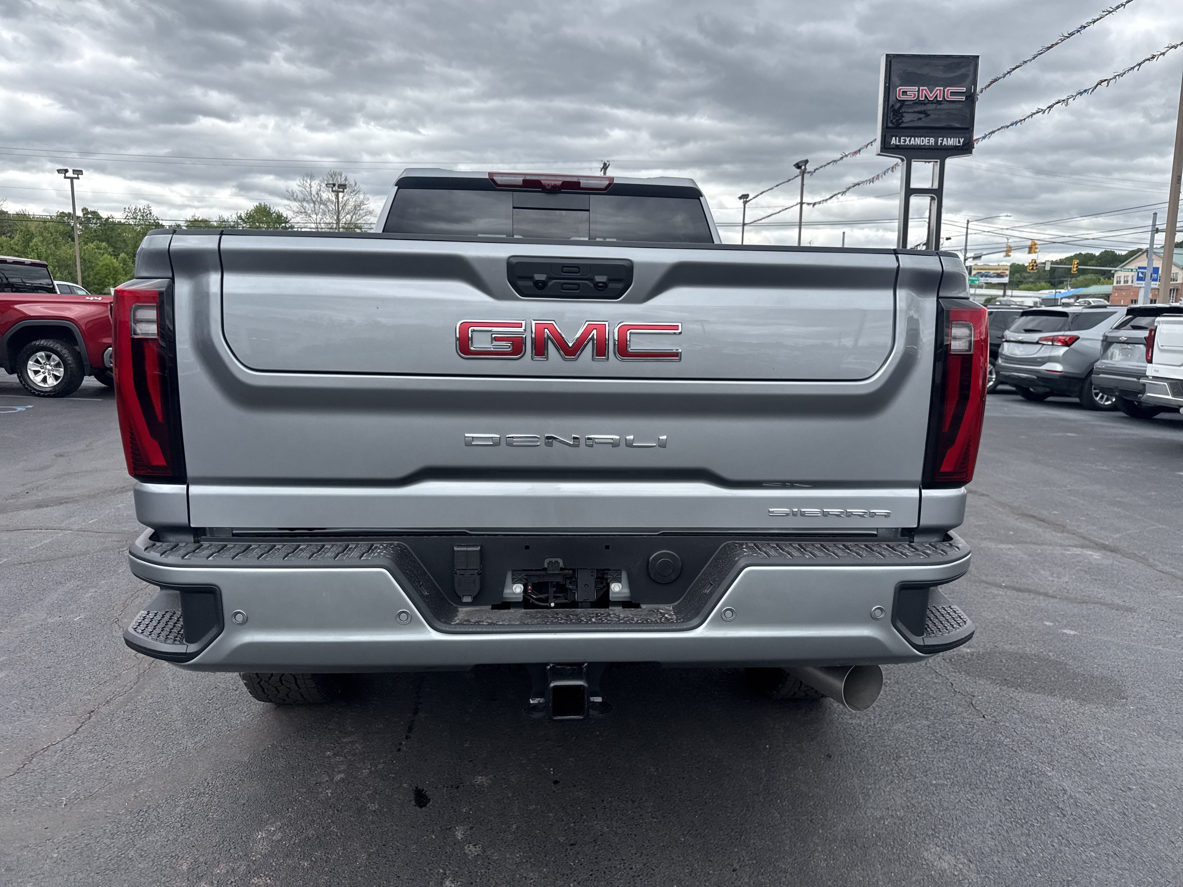 New 2026 GMC Sierra 2500 Denali w/ Denali Reserve Package AWD/4WD image 4