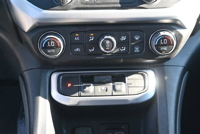 Used 2023 GMC Acadia SLE w/ Driver Convenience Package image 18