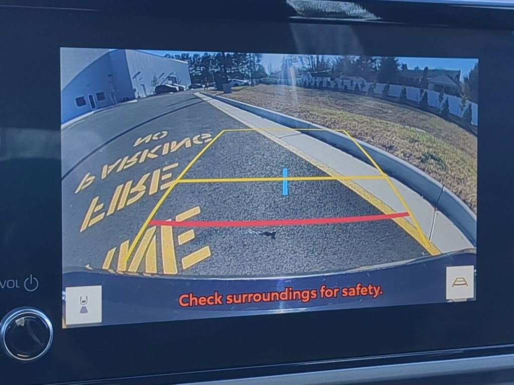 Used 2025 Toyota Camry SE image 18