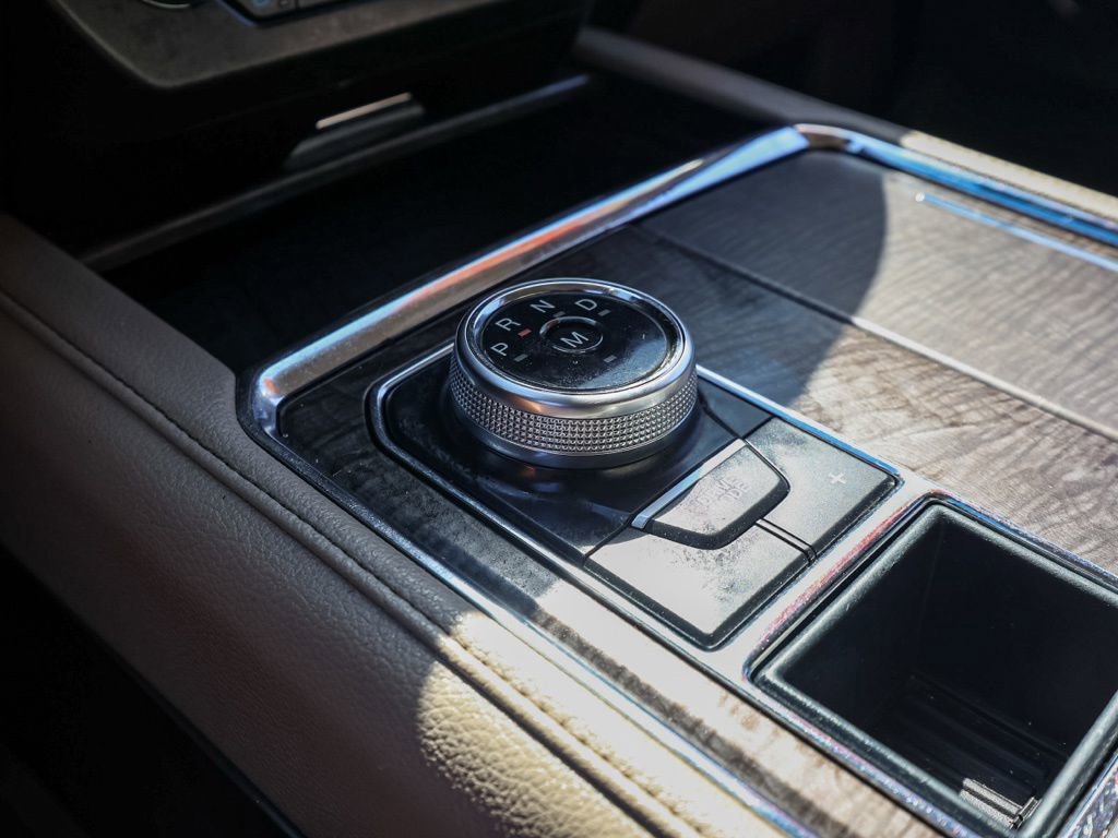 Used 2020 Ford Expedition Limited image 31