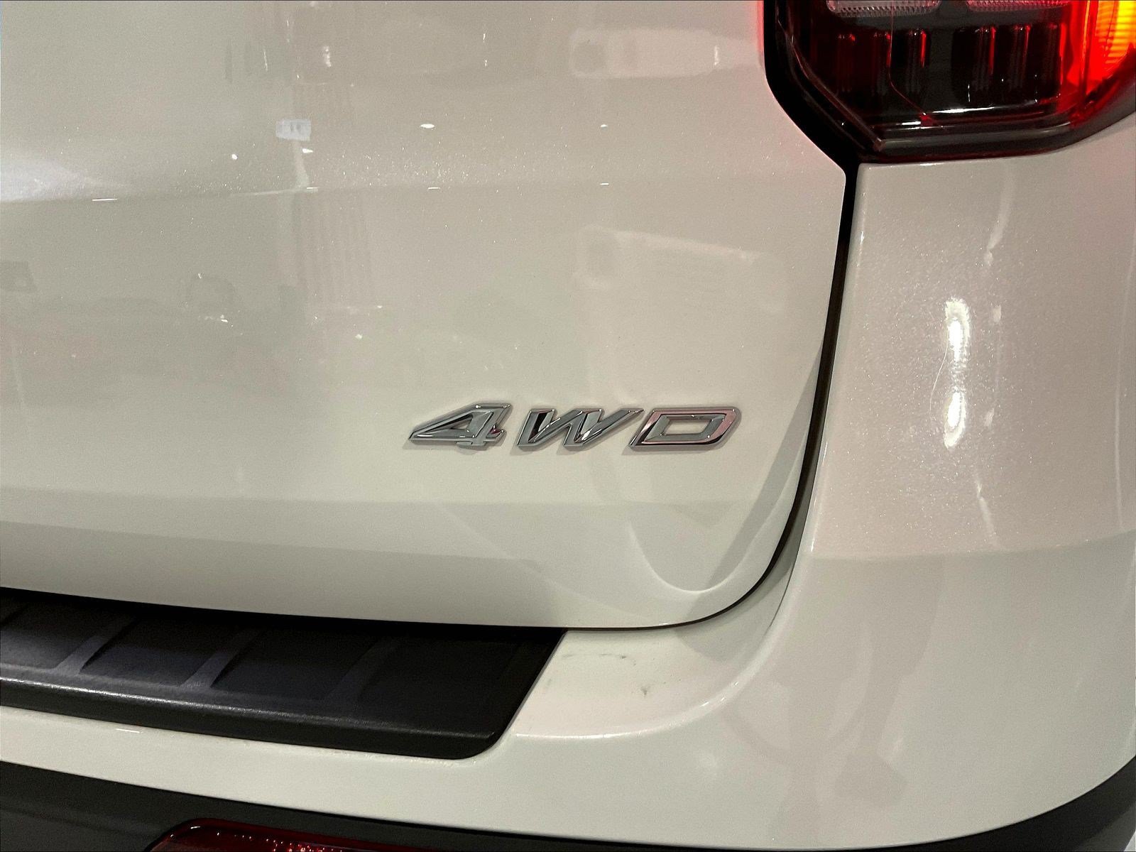 Used 2025 Ford Explorer ST-Line AWD/4WD image 24