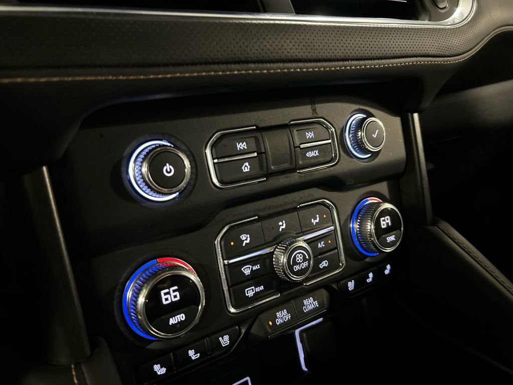 Used 2021 GMC Yukon AT4 w/ Technology Package image 18