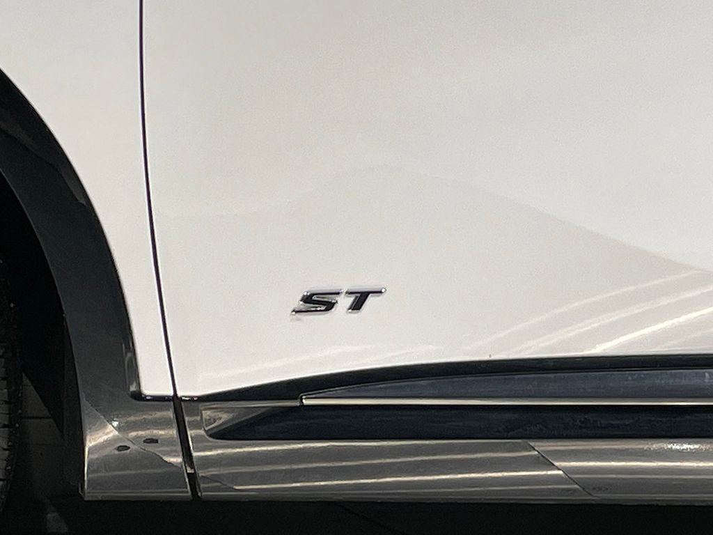 Used 2025 Buick Envision Sport Touring image 17