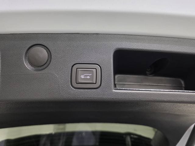 New 2027 Chevrolet Equinox RS w/ Safety and Technology Package FWD image 9