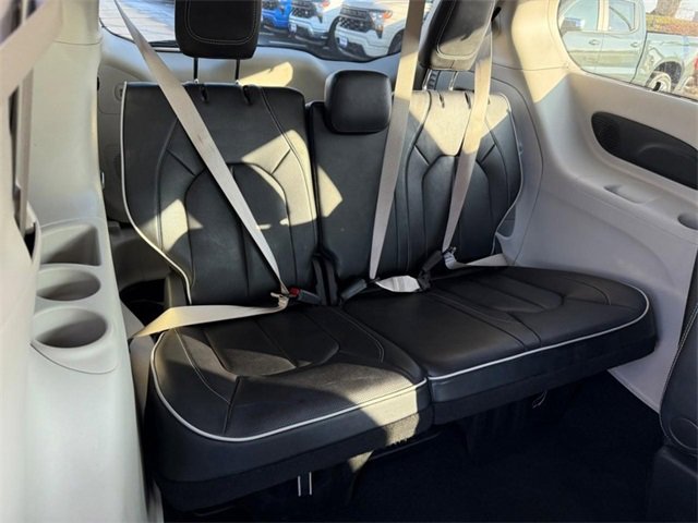 Used 2024 Chrysler Pacifica Limited image 12