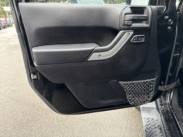 Used 2012 Jeep Wrangler Unlimited Sahara w/ Connectivity Group image 15